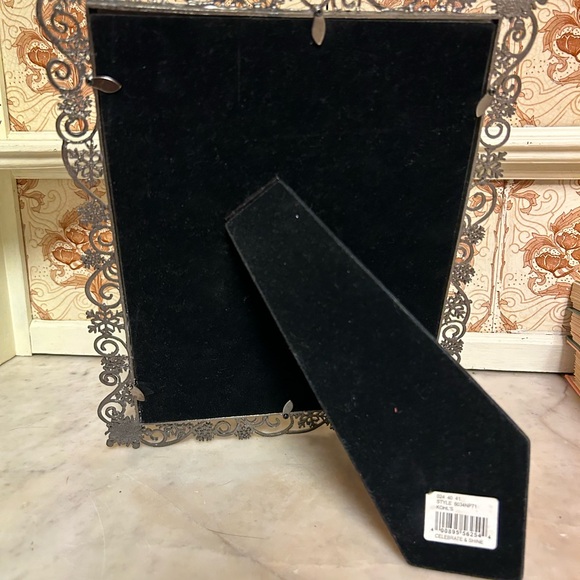 Celebrate and shine Snowflake Frame - Picture 2 of 3